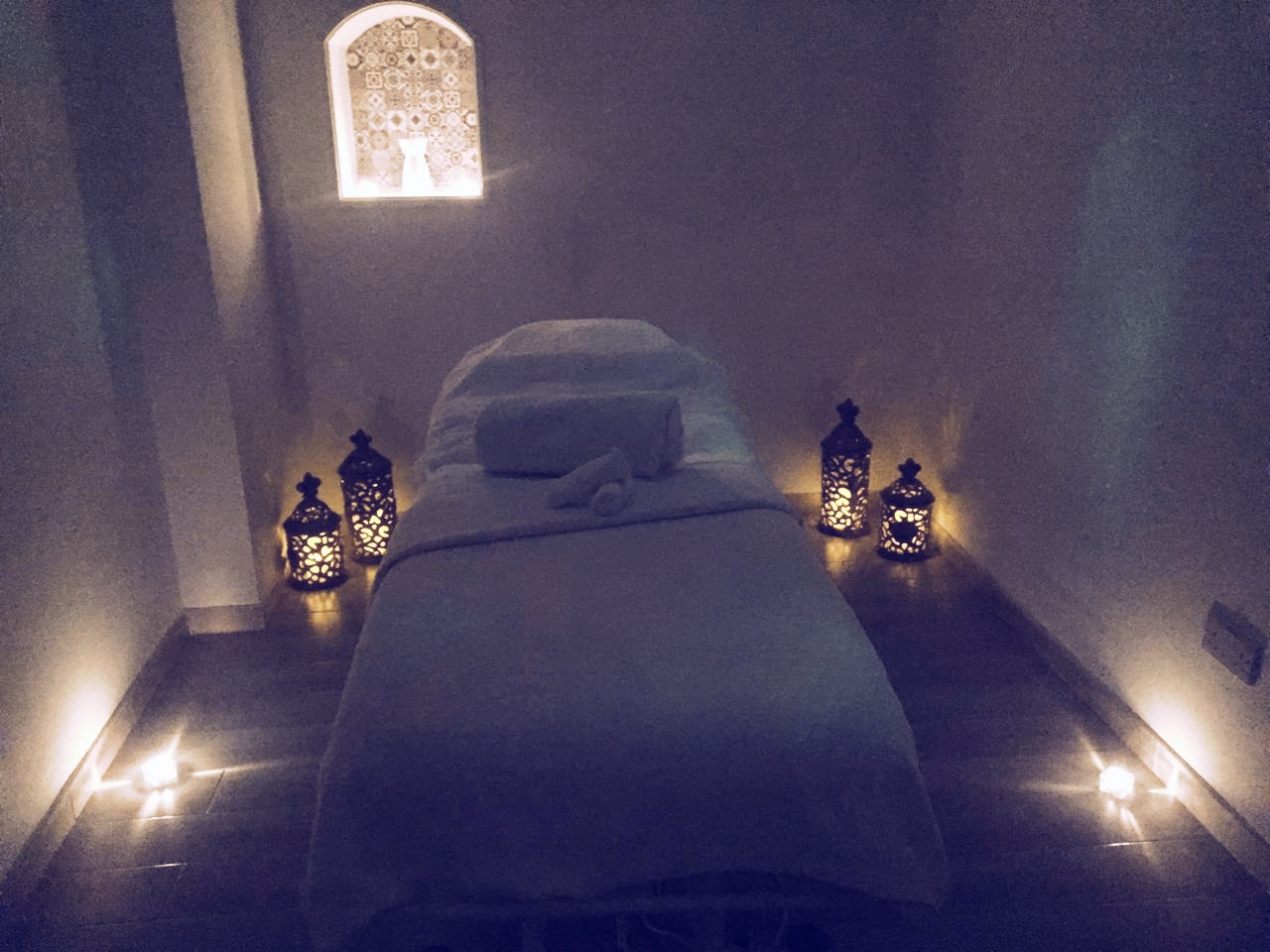 Mehr Mah Beauty Salon nail and pedicure area